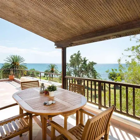 Malt Beachfront * Mola Kalyva